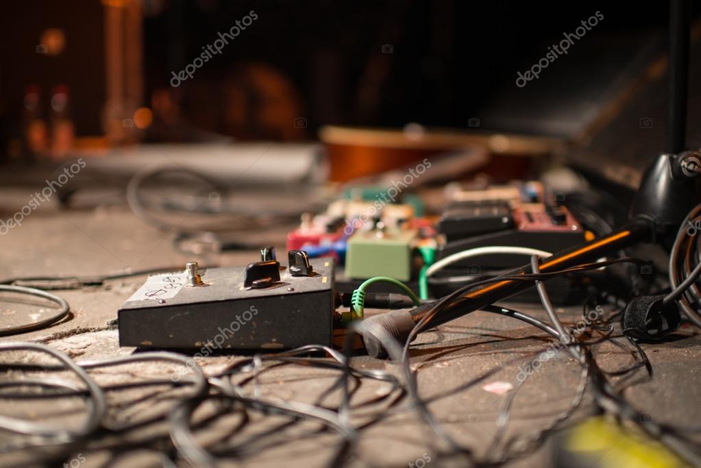 Compact pedalboard setup labelled as SOLD